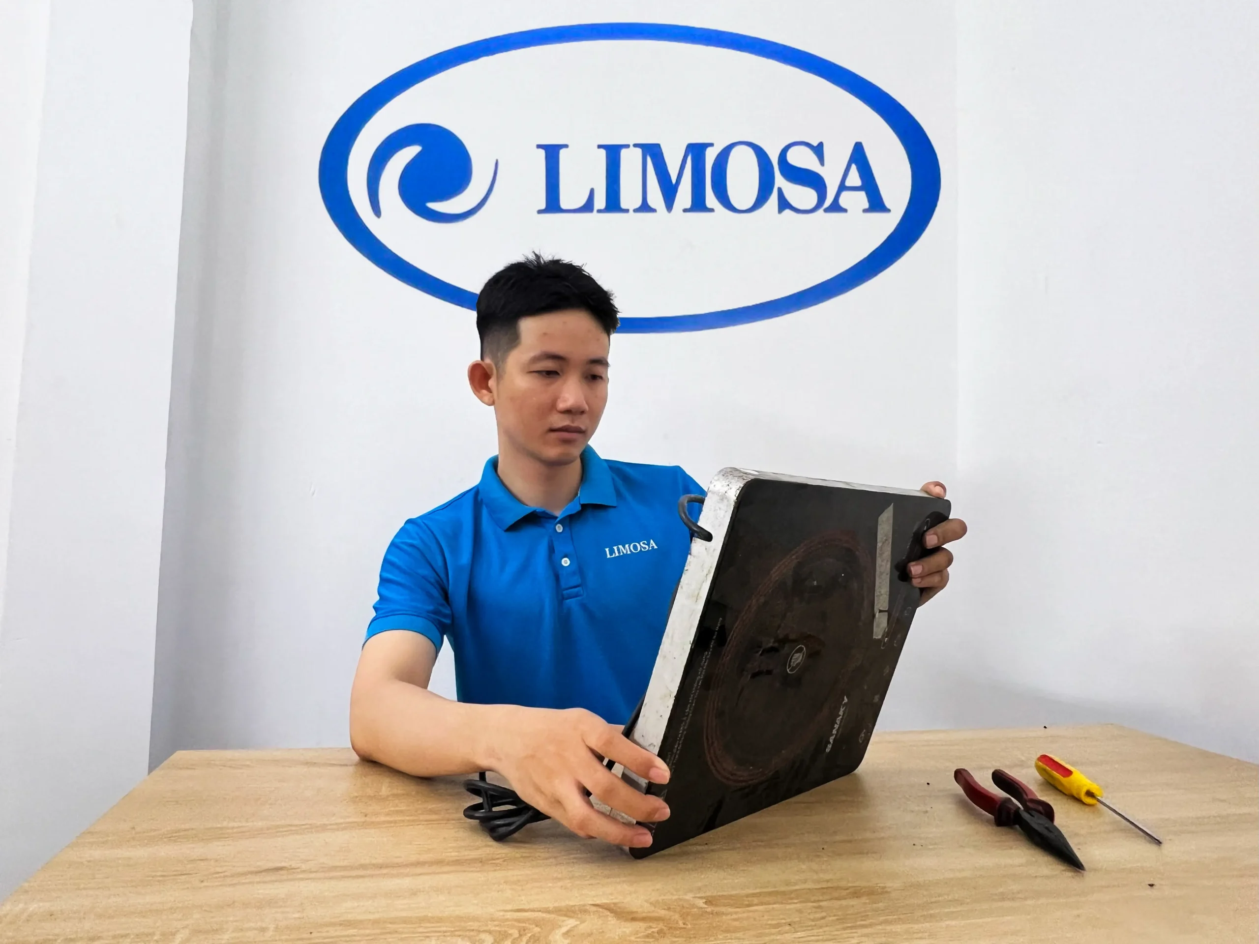 Thợ sửa bếp từ Limosa 2
