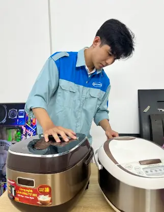 Thợ sửa nồi cơm điện 3